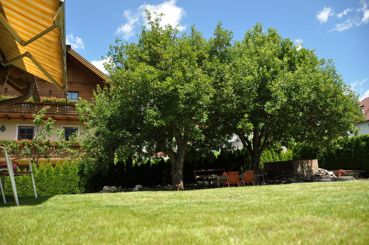 Haus Nohra Bed & Breakfast Санкт Михаел им Лунгау Екстериор снимка